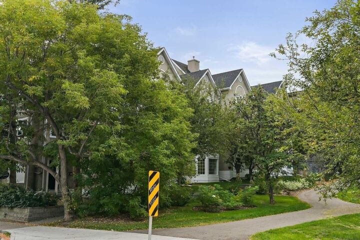 Property Photo:  1611 21 Avenue SW 3  AB T2T 0M9 