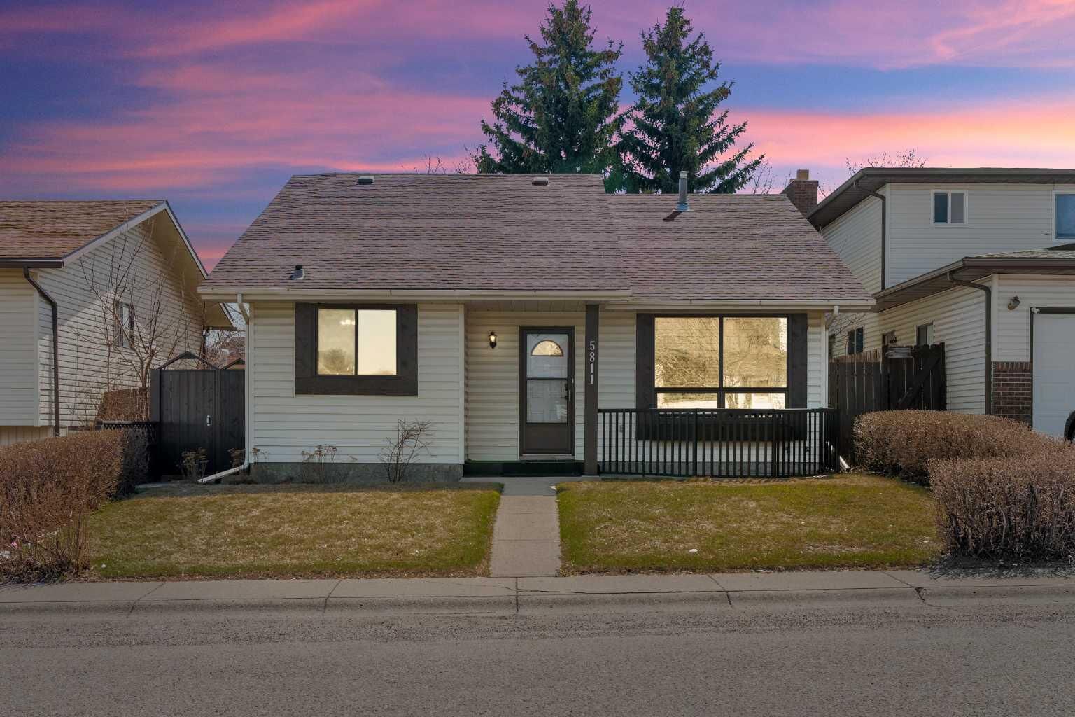 Property Photo:  5811 Templehill Road NE  AB T1Y 4C1 