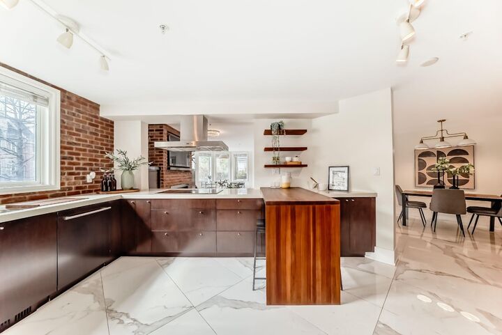 Property Photo:  2422 Erlton Street SW 101  AB T2Z 3B6 