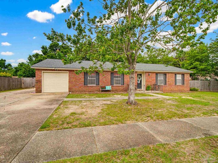 Property Photo: 8375 Strasburg Rd FL 32514