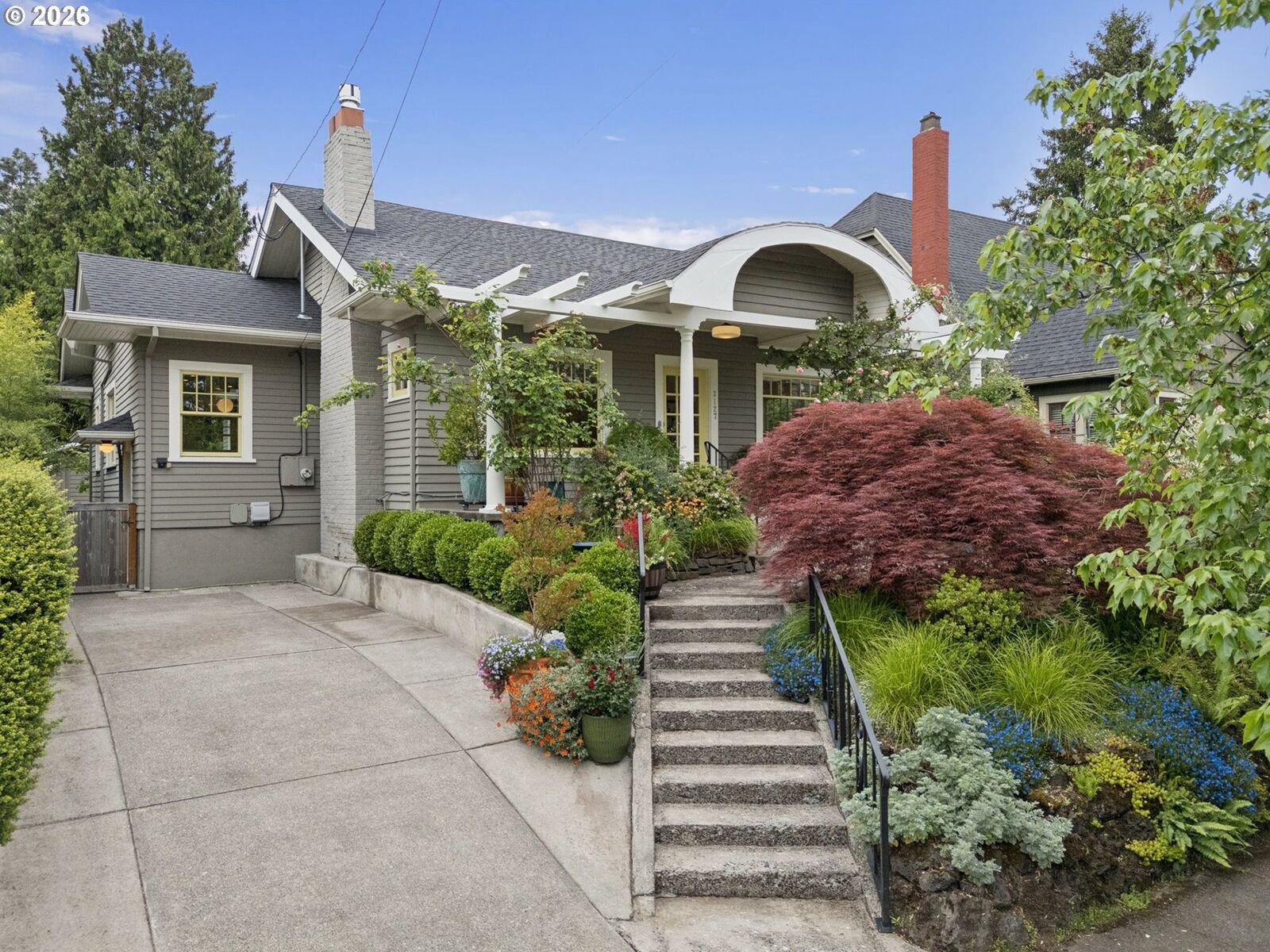 Property Photo:  3127 NE Mason St  OR 97211 
