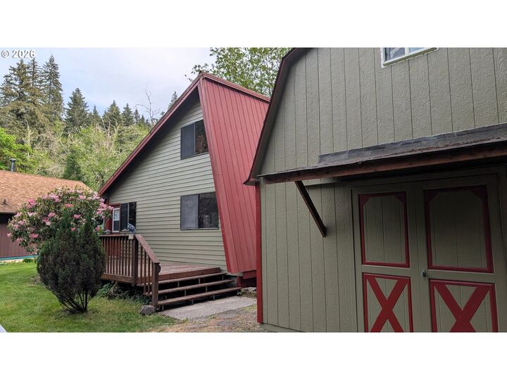 Property Photo: 8216 Rose Valley Rd WA 98626