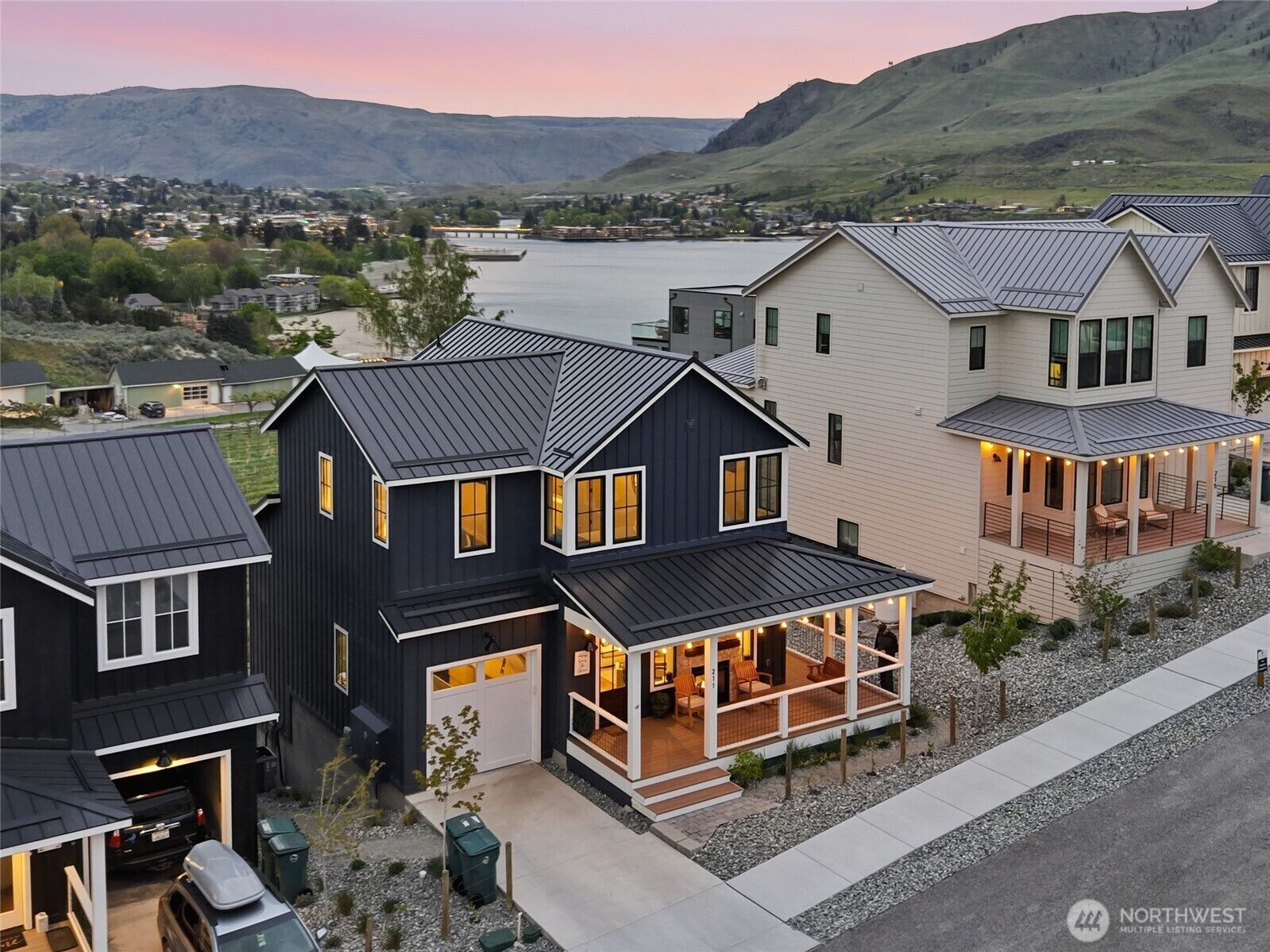 Property Photo:  211  Bluebell Court  WA 98816 