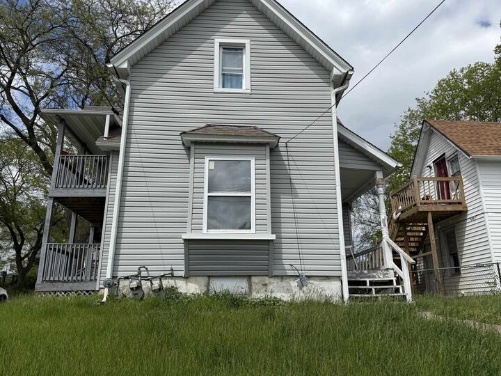 Property Photo:  727 Montague Street  IL 61102 