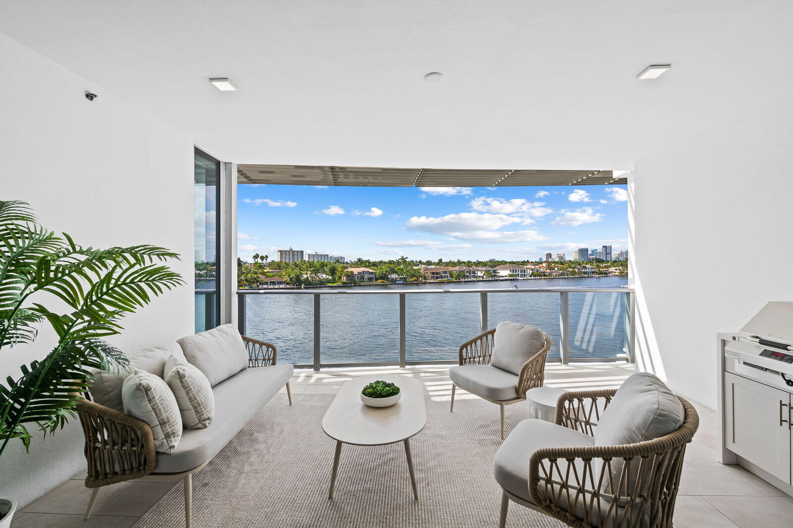 Property Photo:  435 Bayshore Drive 302  FL 33304 