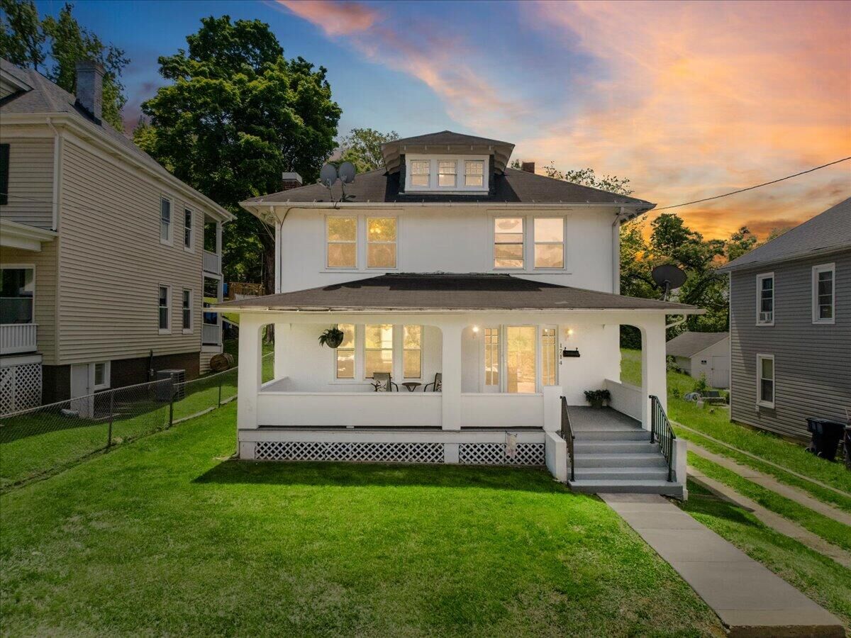 Property Photo:  1714 Chapman Ave SW  VA 24016 