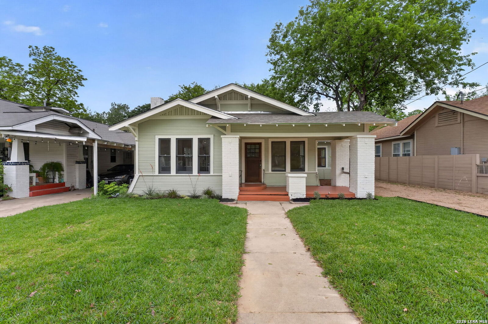 Property Photo:  619 W Kings Hwy  TX 78212 
