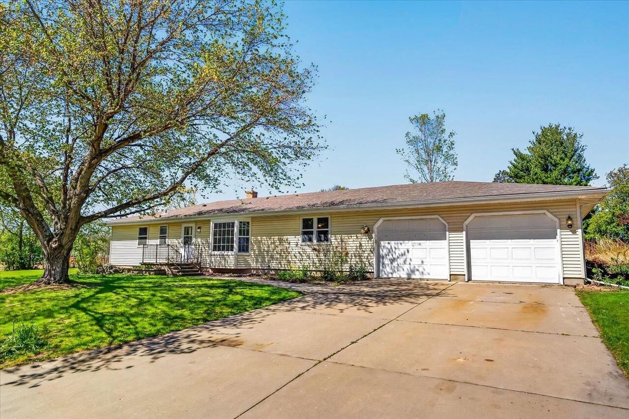 Property Photo:  3003 Marvin Court  WI 53528 