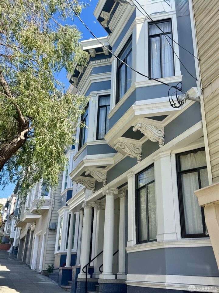 Property Photo:  1391-1393 Vallejo Street  CA 94109 