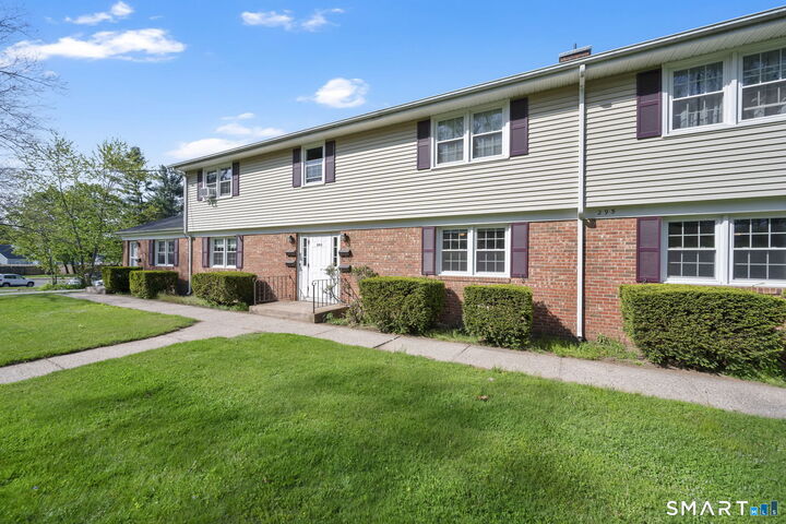 Property Photo:  295 Bidwell Street C  CT 06040 