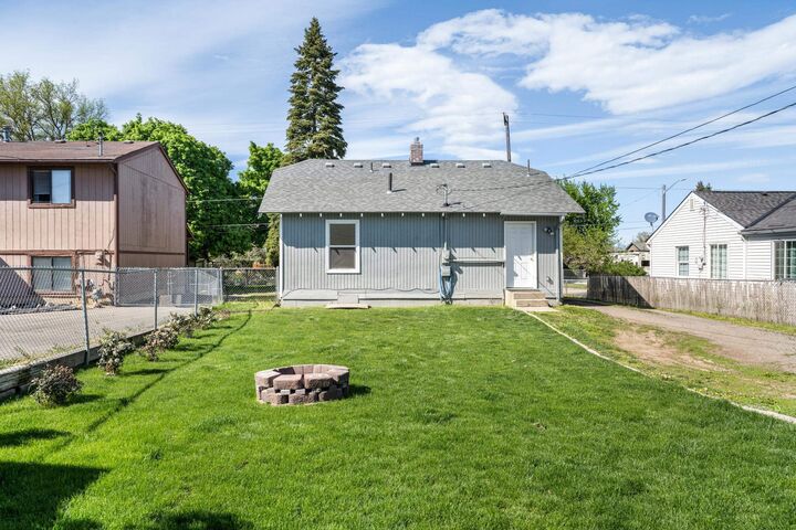 Property Photo:  3828 E 26th Ave  WA 99223 