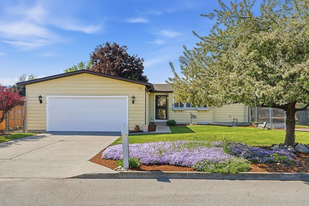 Property Photo: 18802 E Fairview Ct WA 99027