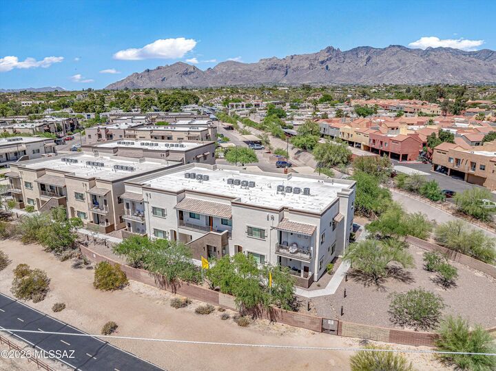 Property Photo:  2042 E River Road 204  AZ 85718 