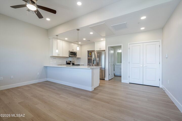 Property Photo: 2042 E River Road 204 AZ 85718