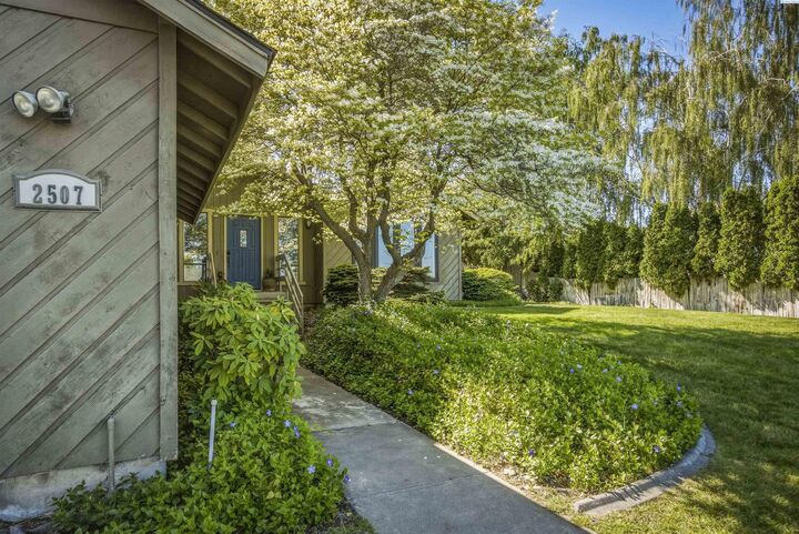 Property Photo:  2507 Dawn Hill Court  WA 99352 