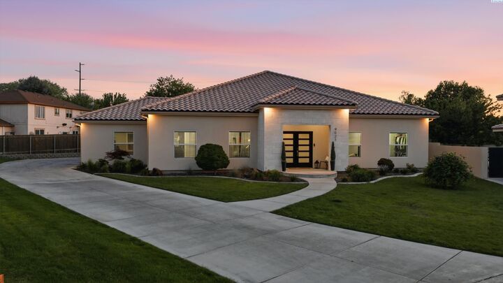 Property Photo: 9021 W Rio Grande Ave WA 99336