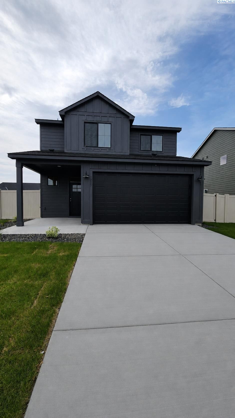 Property Photo:  1205 17th St  WA 99320 