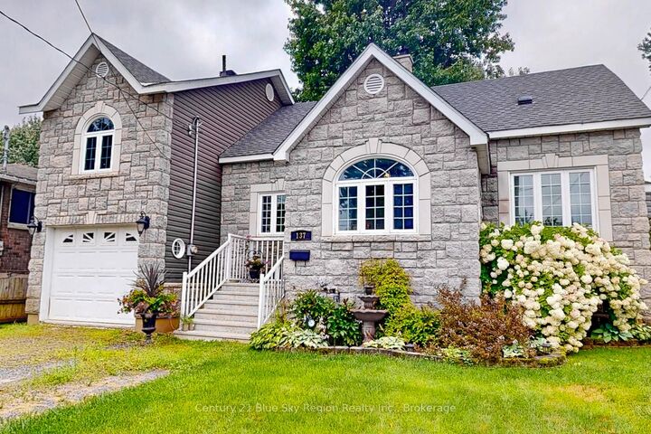 Property Photo:  137 Whitney Avenue  ON P1A 1Y7 