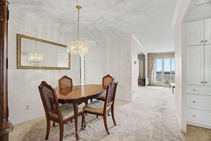Property Photo: 158B McArthur Avenue 1807 ON K1L 8C9