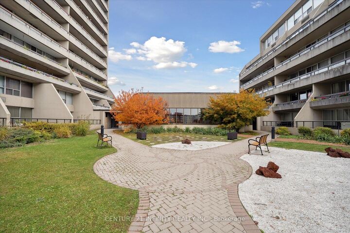 Property Photo: 50 Richmond Street E 635 ON L1G 7C7