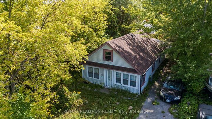 Property Photo: 183 Beach Road ON L4P 2L7