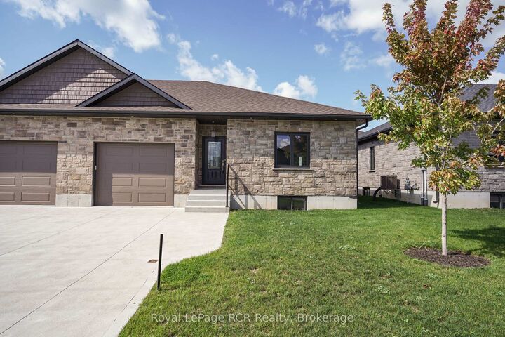 274 Queen Street S — photo 1