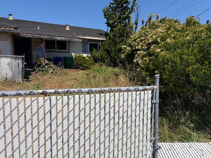 Property Photo:  59 Cypress Court  CA 94806 