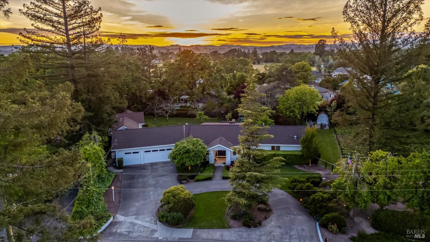 Property Photo:  10 Oak Tree Drive  CA 95401 