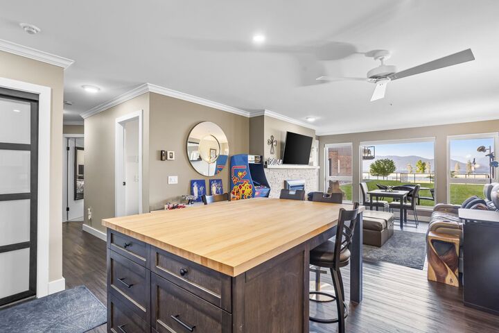Property Photo:  378 Esplanade Avenue 115  BC V0M 1A3 