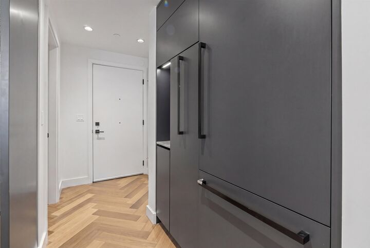 Property Photo:  458 W 63rd Avenue 107  BC V5X 2J4 