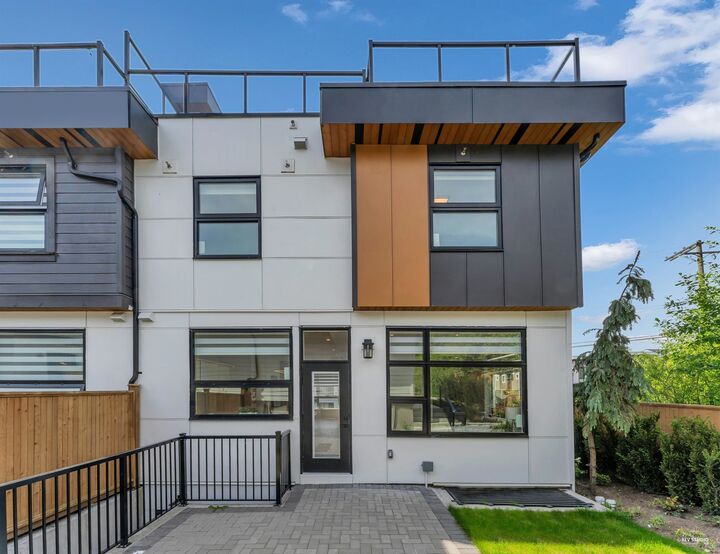 Property Photo:  13642 232 Street  BC V4R 0H1 