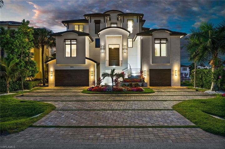Property Photo: 380 Trade Winds Ave FL 34108