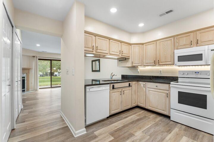 Property Photo:  45 Queen Neva Court G  MD 21619 