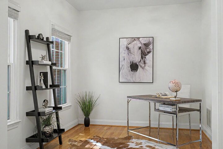 Property Photo: 612 N Pitt Street VA 22314