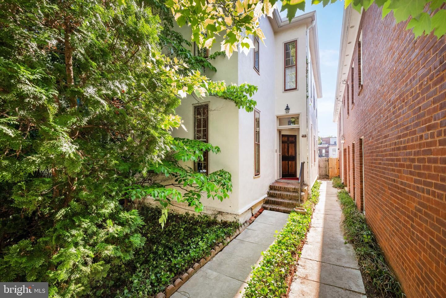 Property Photo:  215 N Columbus Street  VA 22314 