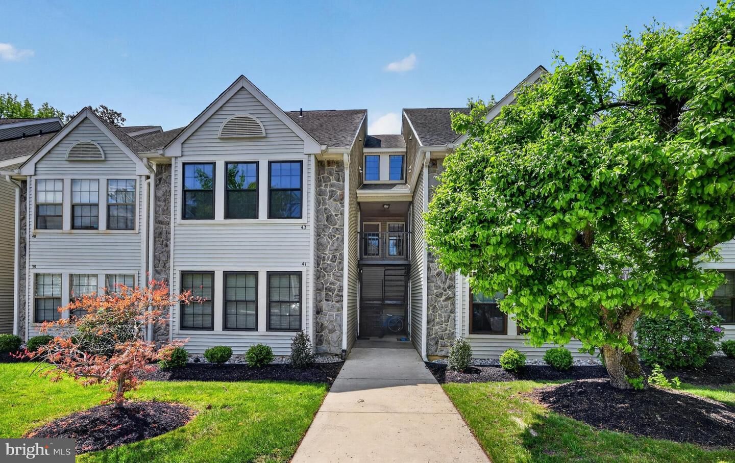 Property Photo:  42 Summit Court  NJ 08053 
