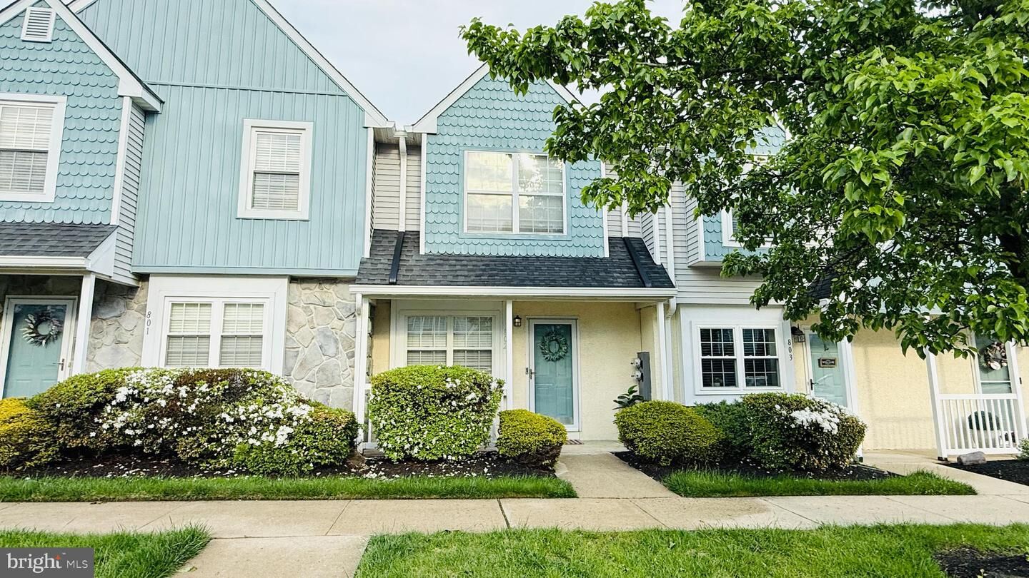 Property Photo:  802 Darrett Court  NJ 08080 