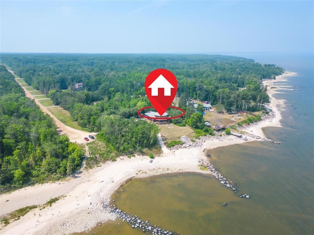 Property Photo:  42052 Traverse Bay Rd Road  MB R0E 2A0 