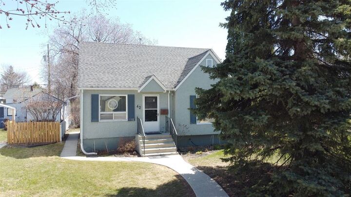 Property Photo:  42 Gauvin Street  MB R2H 1Y3 