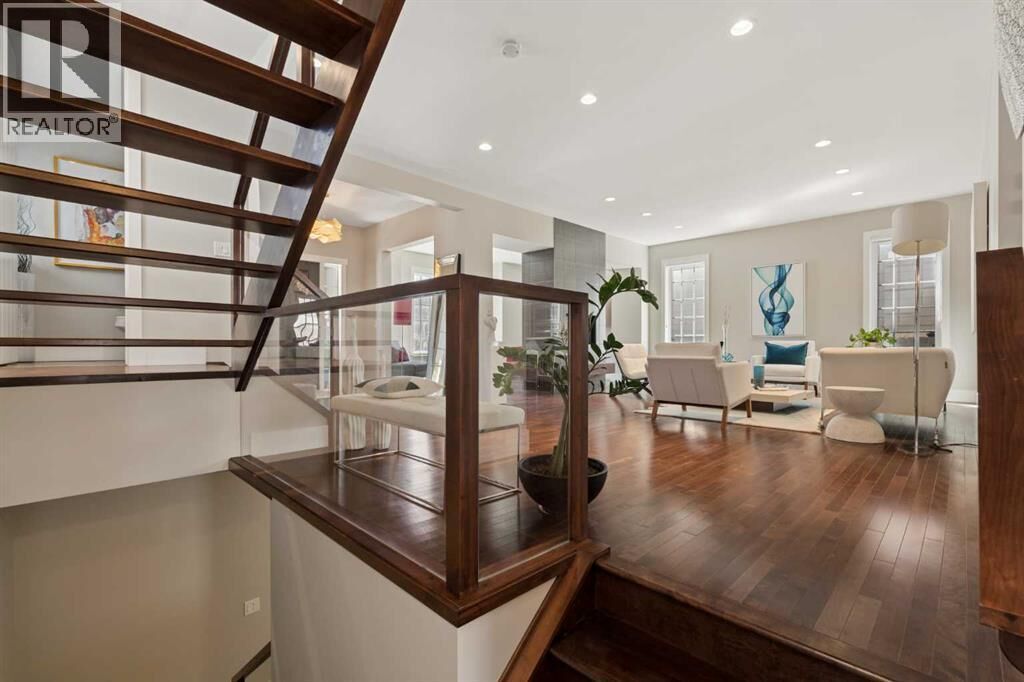 Property Photo:  51 Hong Kong Road Southwest  AB T3E 7A7 