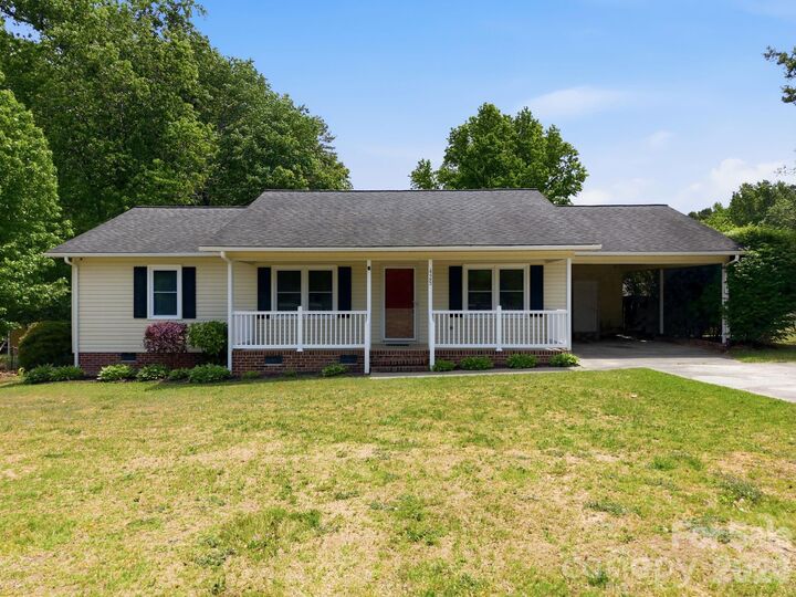 Property Photo:  425 Catawba Drive  NC 28147 