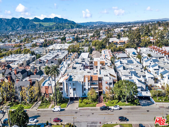 Property Photo:  1325 Valley View Rd  CA 91202 