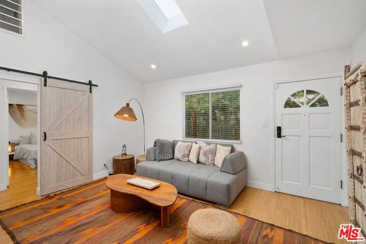 Property Photo:  621 Rose Ave  CA 90291 