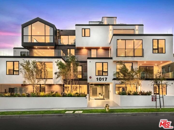 Property Photo:  1017 N Croft Ave  CA 90069 