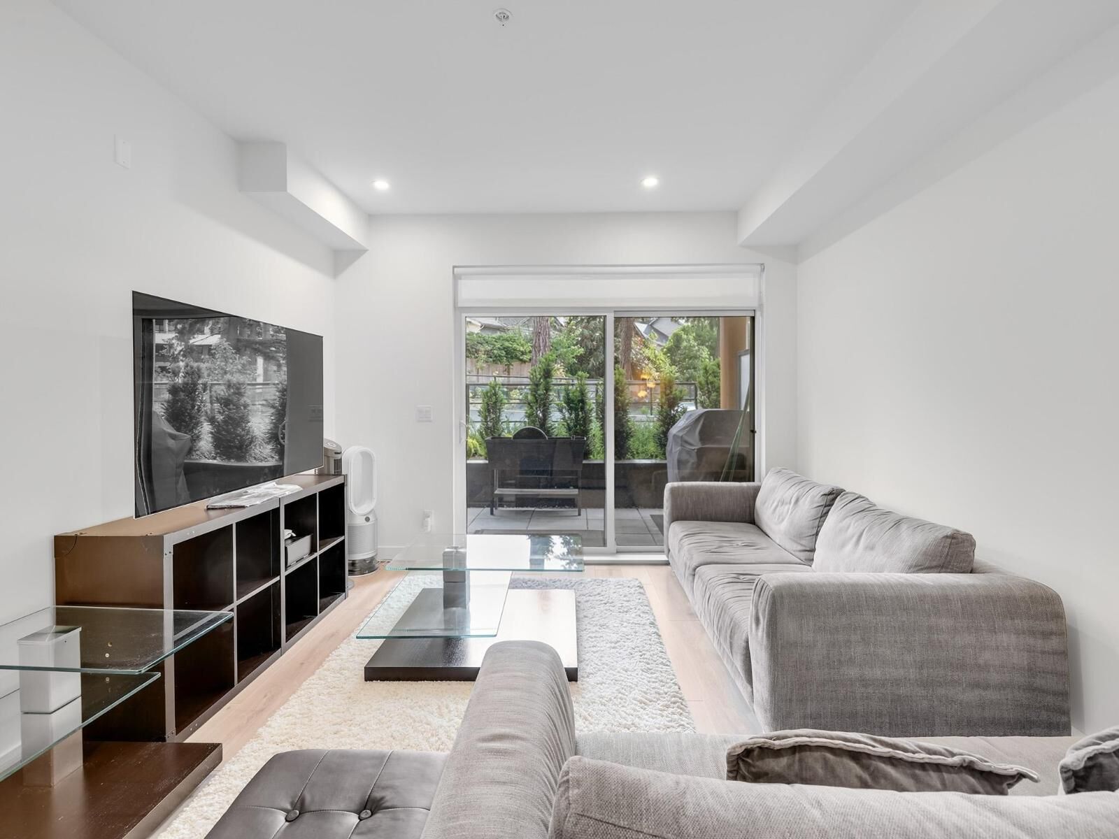 Property Photo:  2635 King George Boulevard 134  BC V4P 0H7 