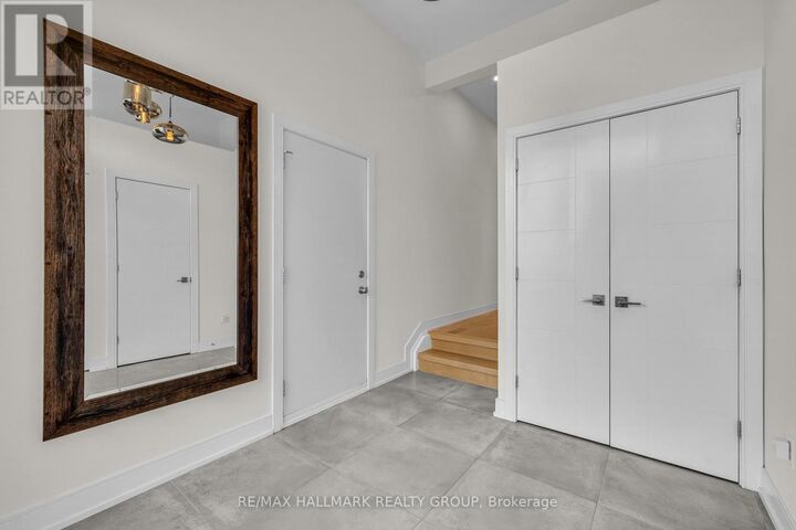Property Photo:  92 Grange Avenue  ON K1Y 0N9 