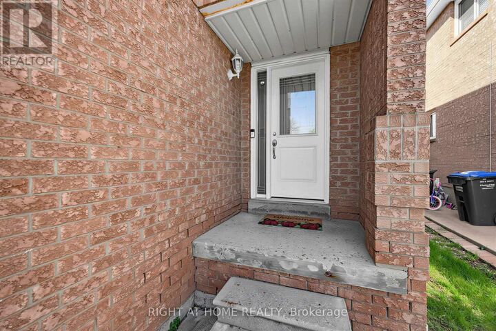 Property Photo:  5512 Whistler Crescent  ON L4Z 3R4 