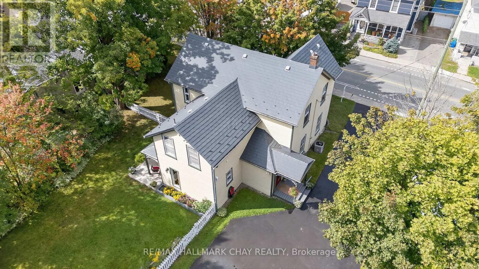 Property Photo:  221 Prospect Street  ON L3Y 3T8 