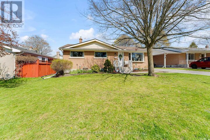 Property Photo:  290 Glen Castle Road  ON K7M 4N8 