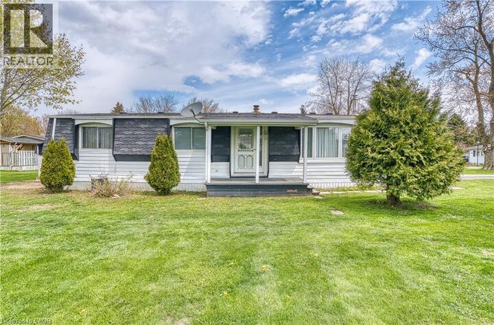 71 Fairview Crescent — photo 1